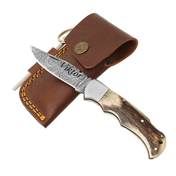 Exkluzívny nôž z damascénskej ocele a rukoväťou z paroží jeleňa