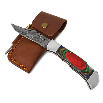 Exkluzívny nôž z damascénskej ocele a rukovätí z Pakka Wood