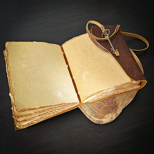 Nadčasový kožený zápisník s ručne vyrobeným papierom Timeless Journal A5